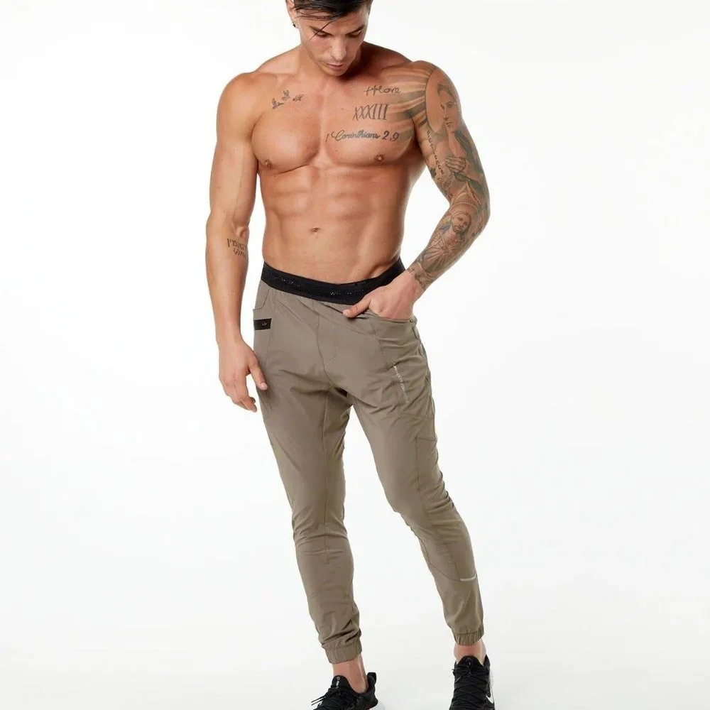 Alphalete MEN Studio Pant - Mocha- size small - Picture 2 of 4